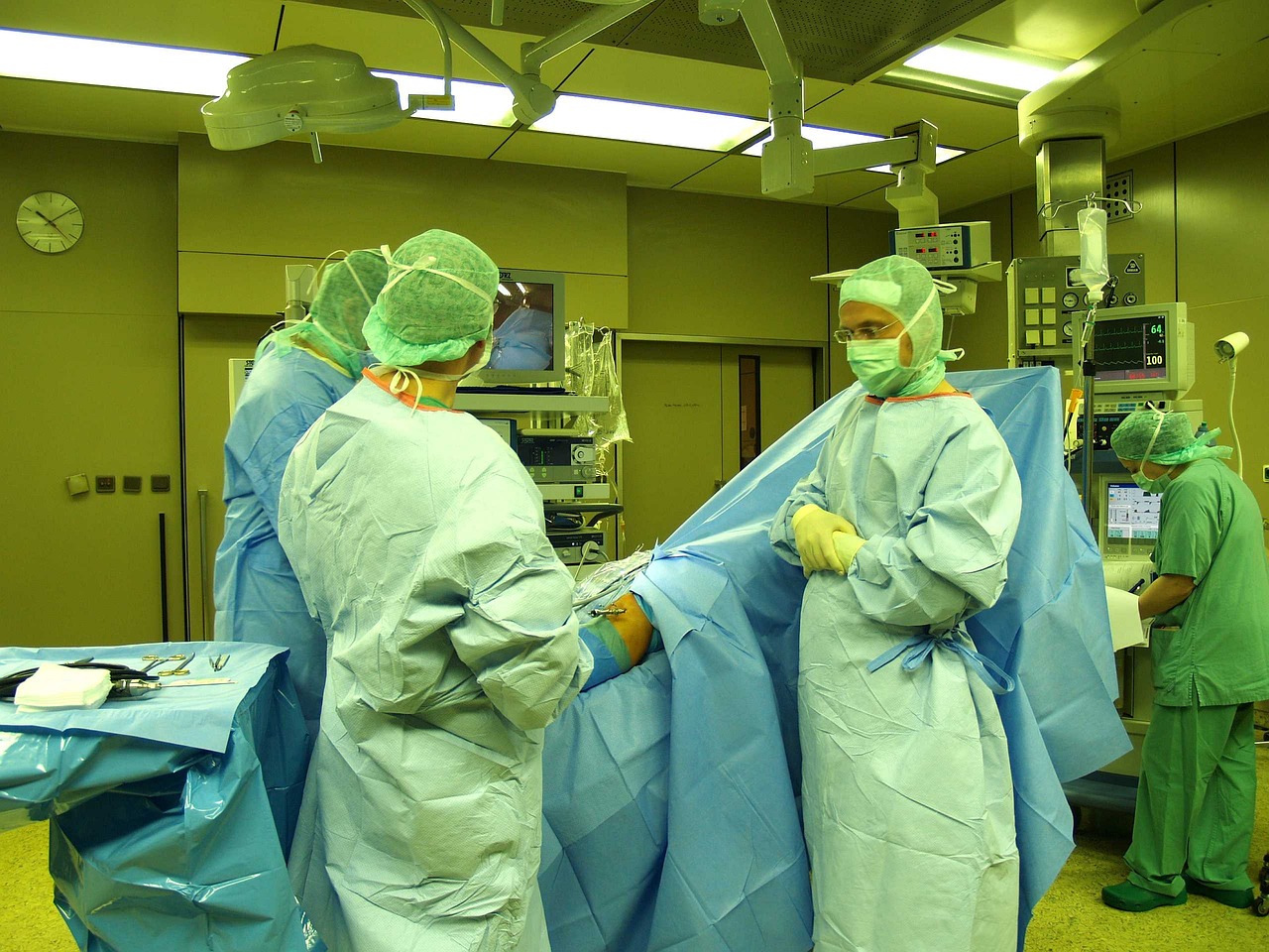 援建方舱医院，当百人阳性成为常态，我们如何守护健康？